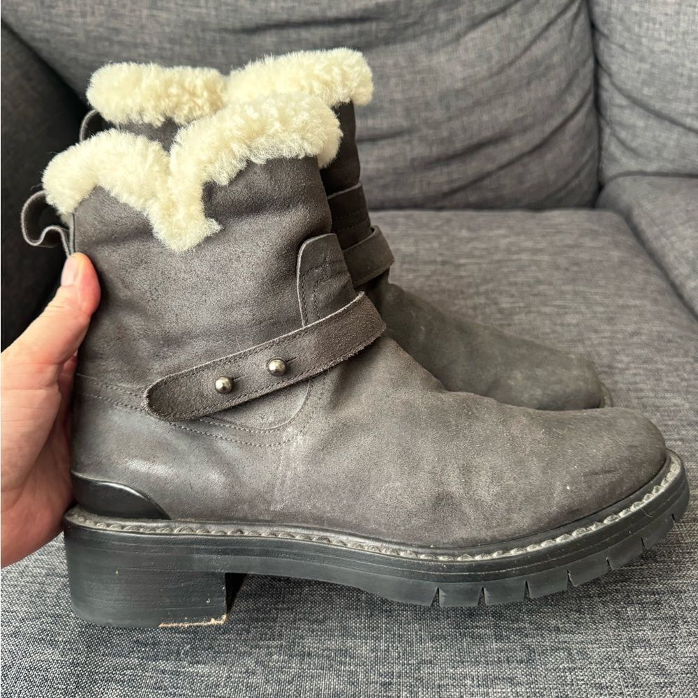Rag & Bone
Suede Fur Trim Moto Boots
Women's Size:8,5 - Picture 3 of 12